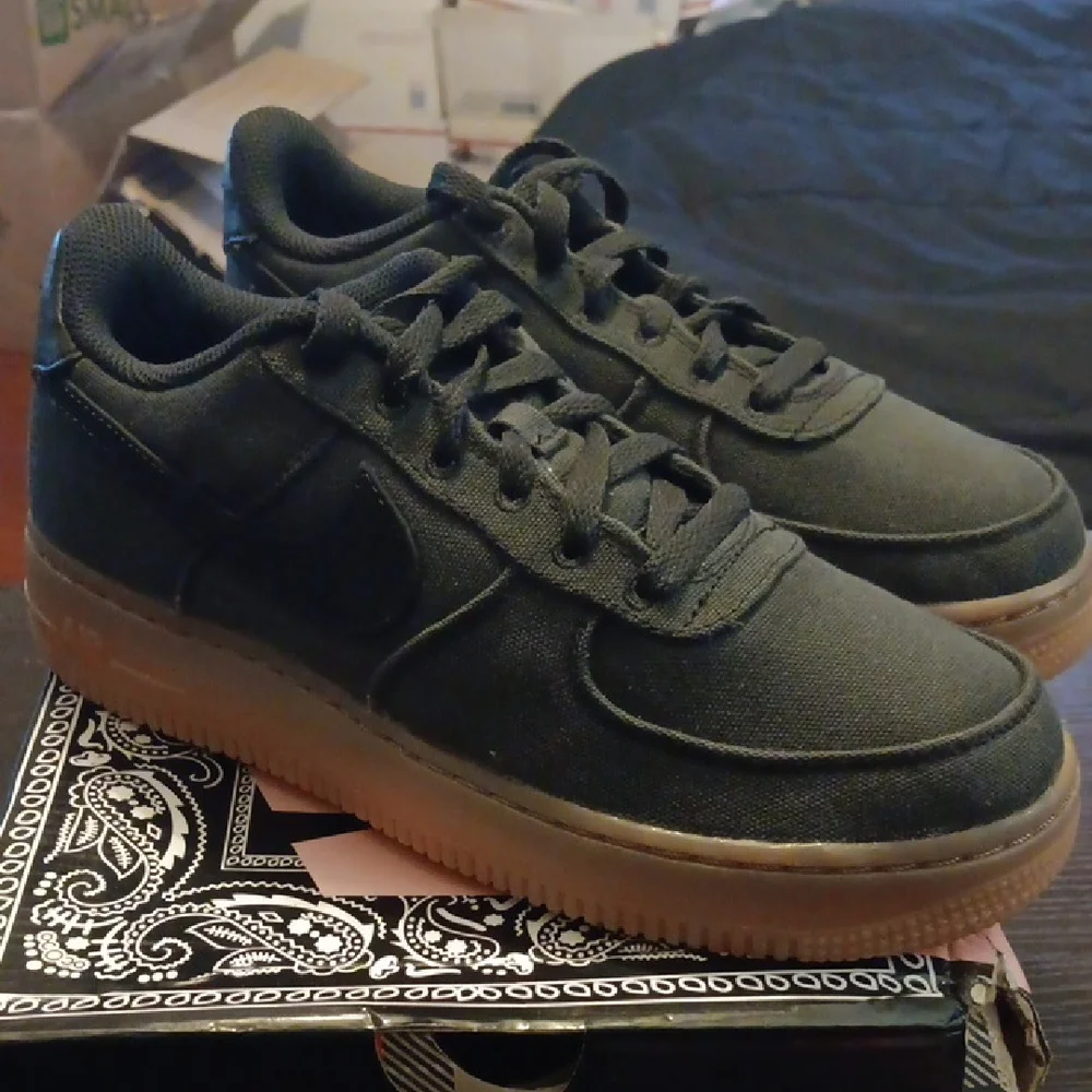 Nike Air Force 1 Low '07 "Black Gum" M6Y/W7.5 Brand New - Picture 2 of 9